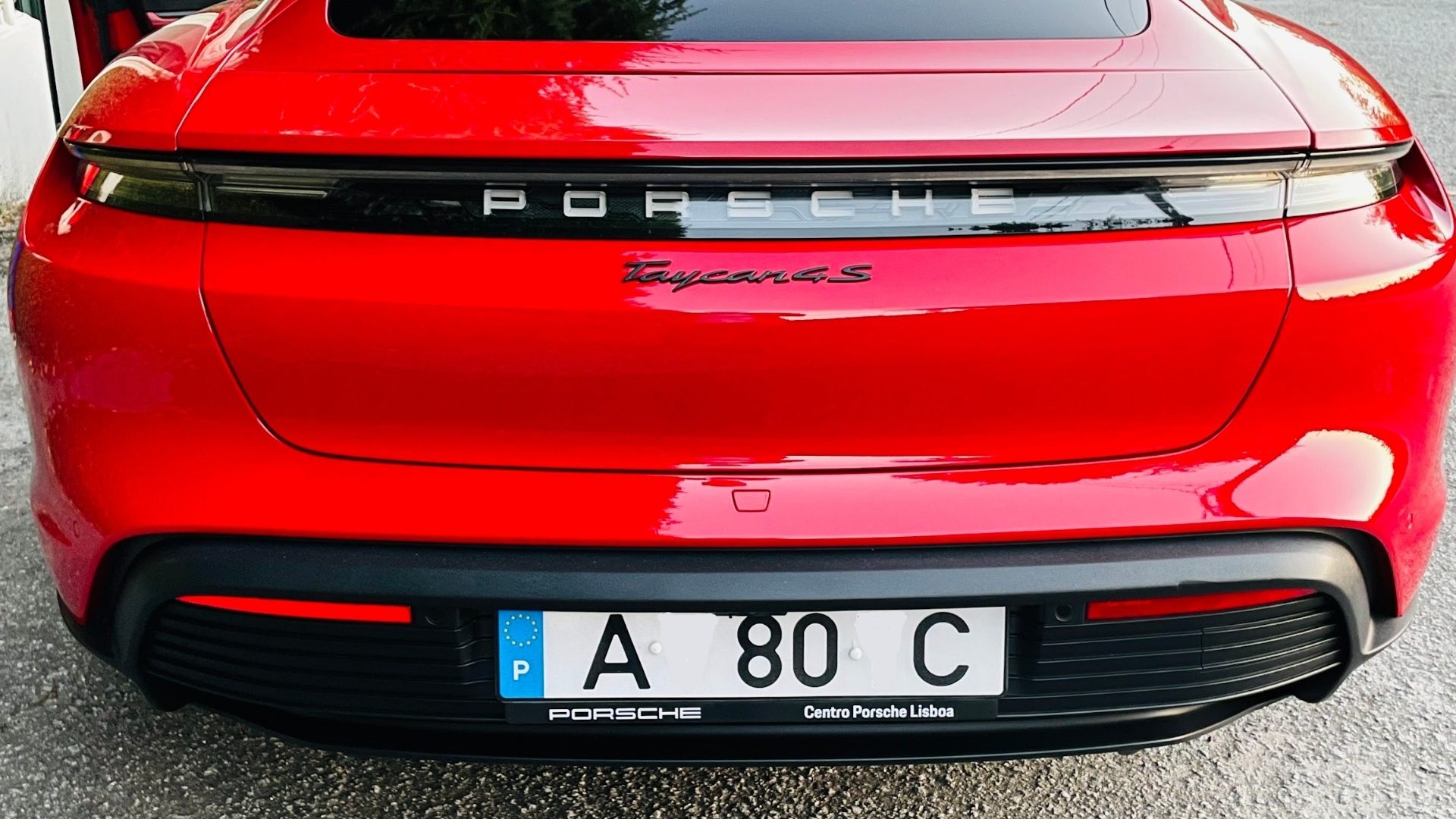 Porsche Taycan 4S — fotografia 9