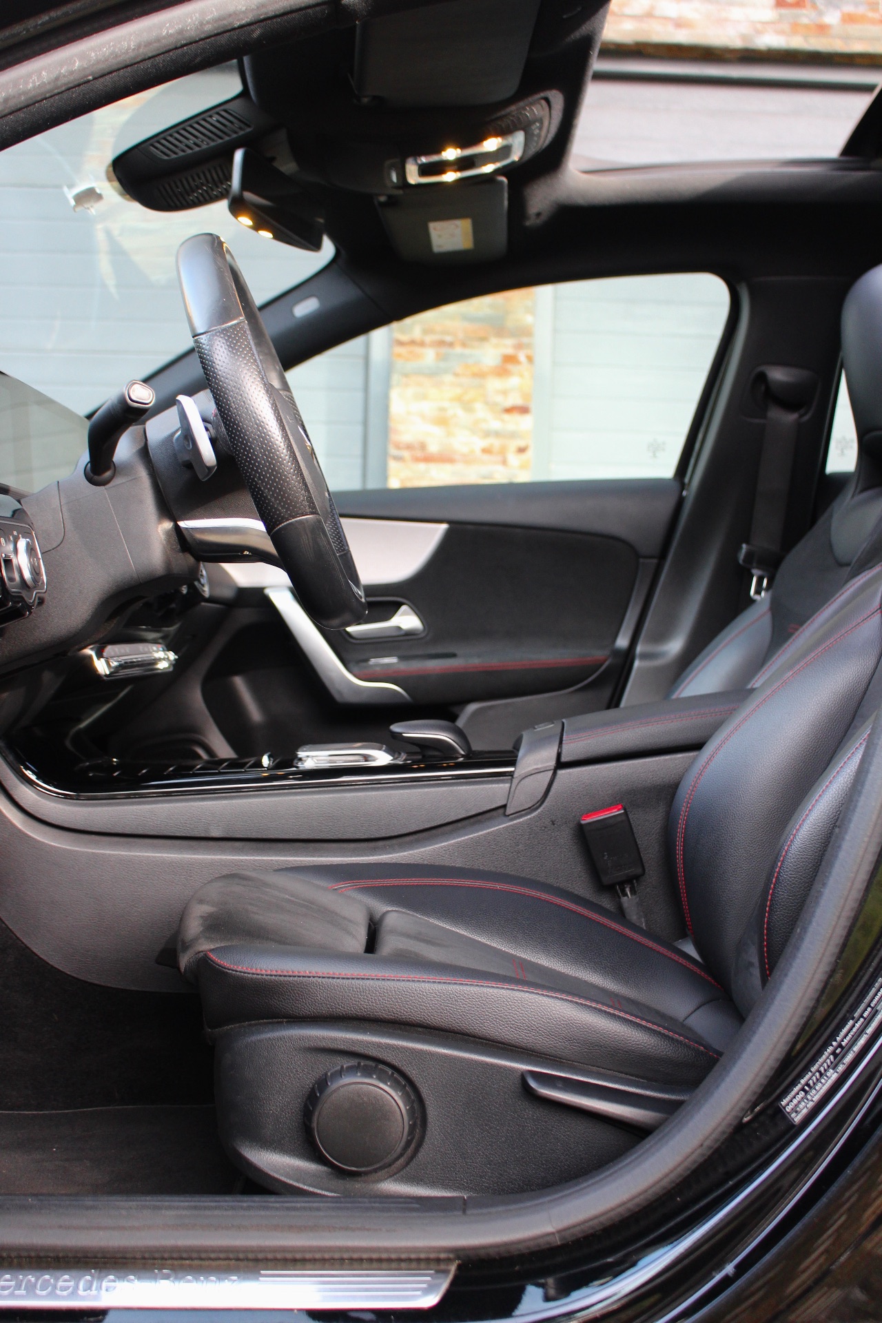 Mercedes-Benz A180D AMG Line Aut — fotografia 23
