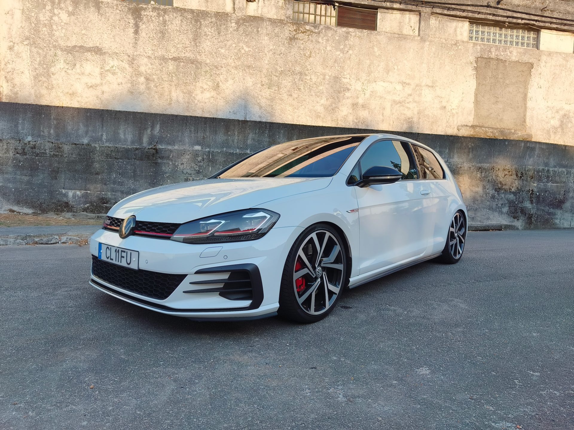 Vw Golf 7.5 GTi Performance — fotografia principal